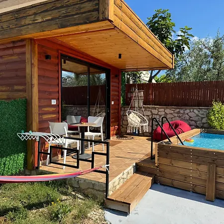 Tatil Evi The Pool Pushi Park Ksamil