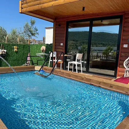 The Pool Pushi Park Vakantiehuis Ksamil