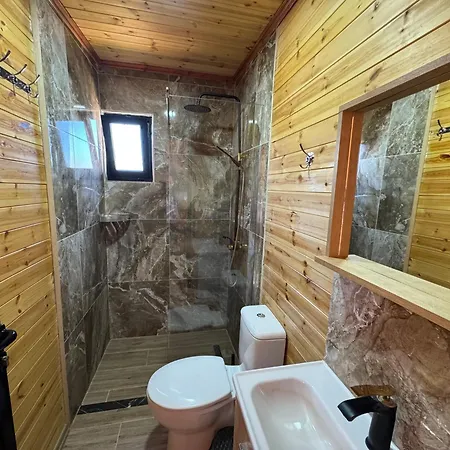 The Pool Pushi Park Vakantiehuis Ksamil