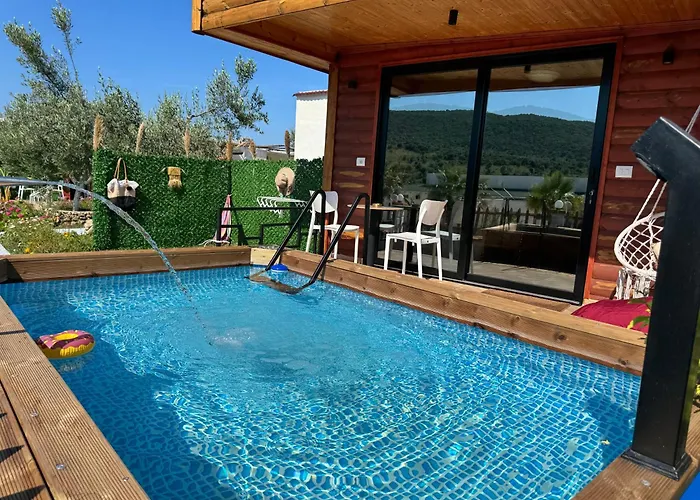 The Pool Pushi Park 度假居 *