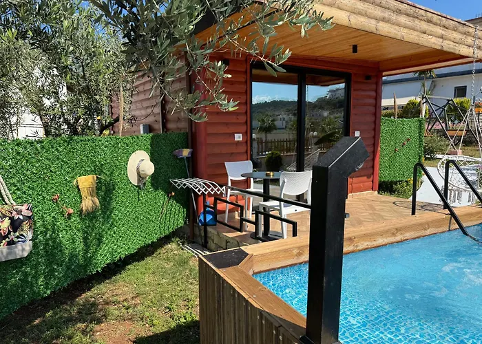 The Pool Pushi Park 度假居